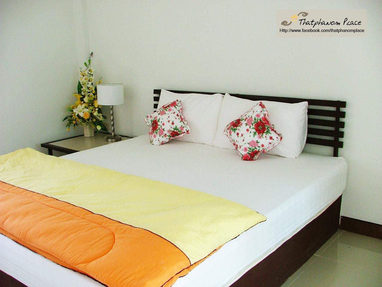 Thatphanom Place Exteriör bild