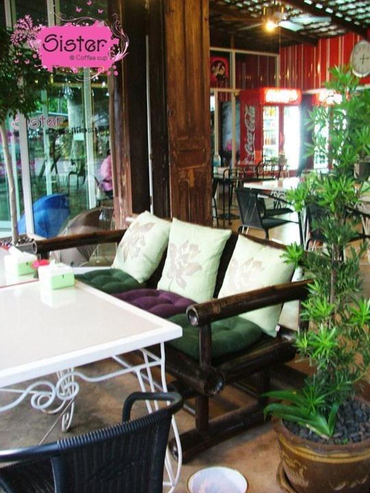 Thatphanom Place Exteriör bild
