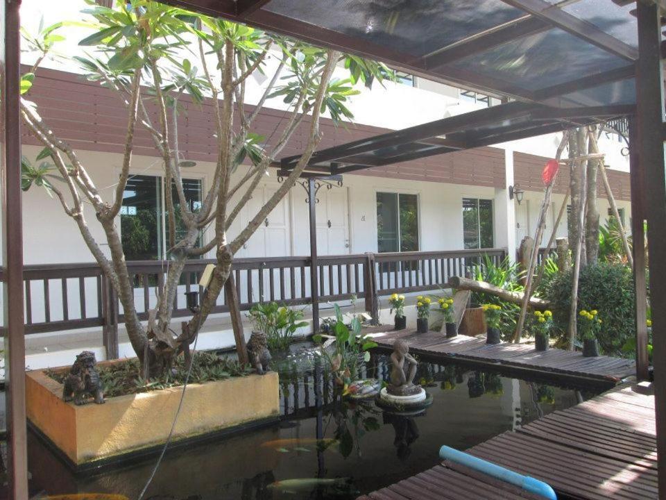 Thatphanom Place Exteriör bild
