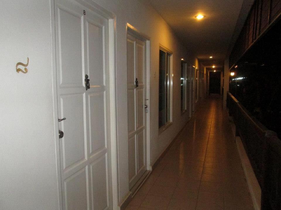 Thatphanom Place Exteriör bild