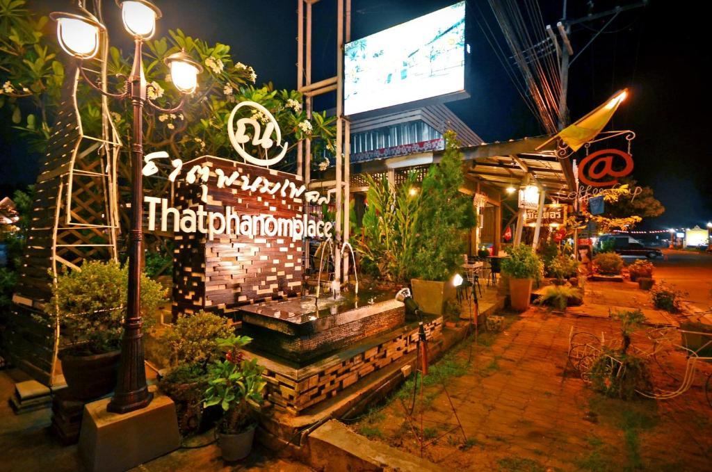 Thatphanom Place Exteriör bild